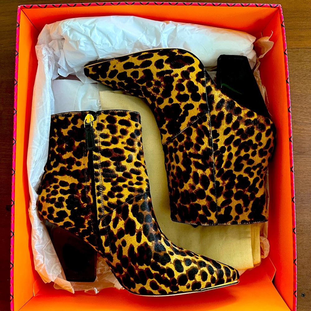 Almost new Tory Burch booties